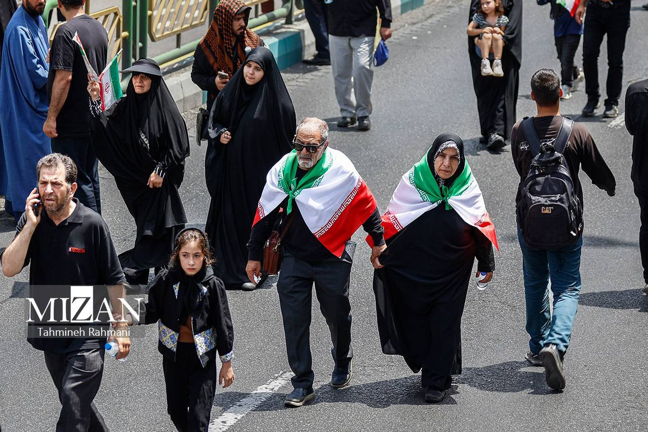 عشق یعنی نفس کشیدن زیر سایه پرچم