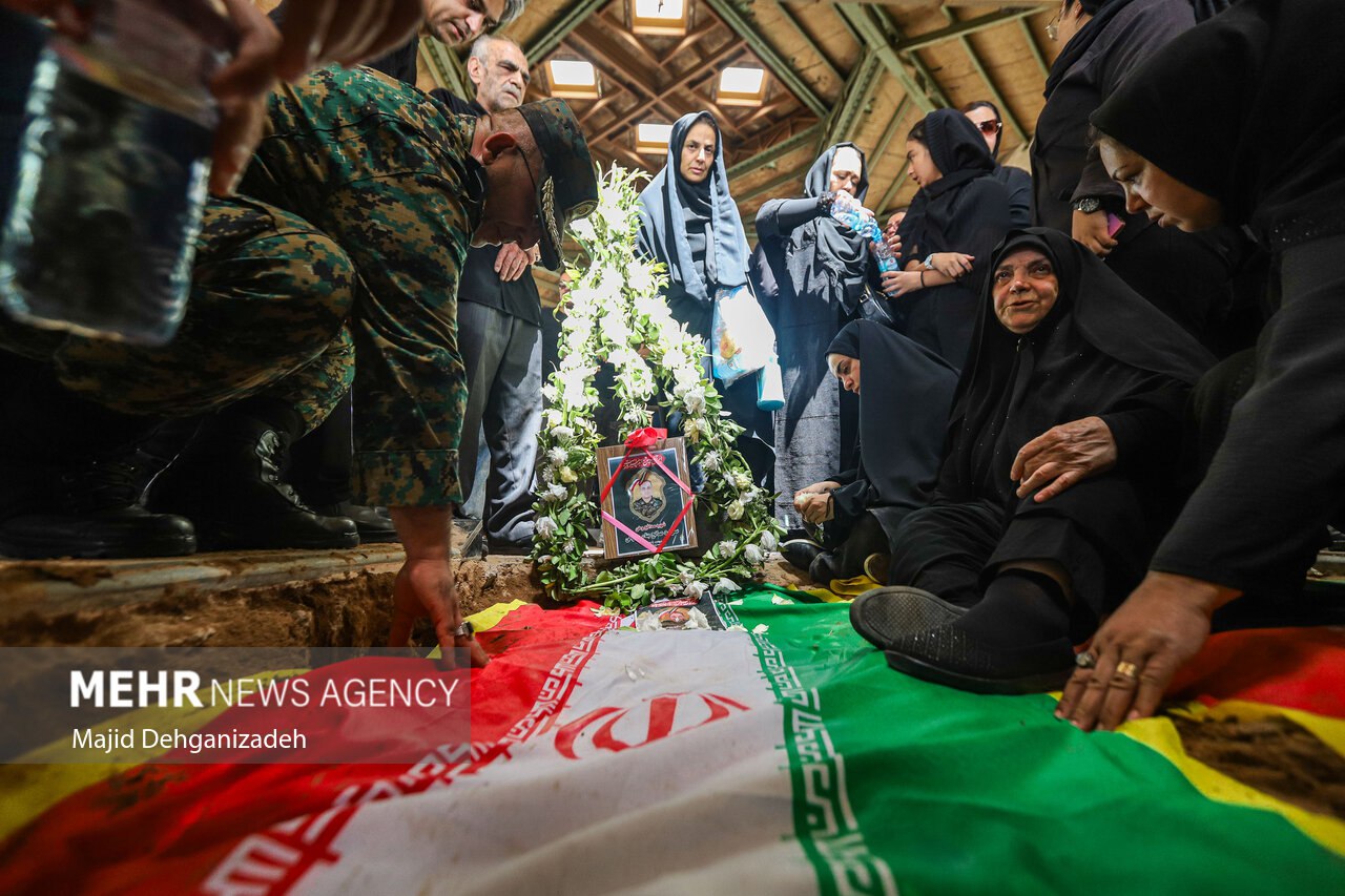  تشییع پیکر شهید مدافع وطن «سرگرد صالح بناء هنزایی» در یزد