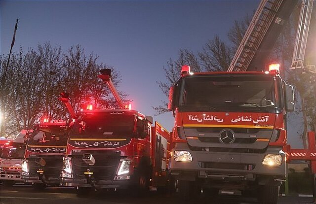 نجات ۳ نفر از آتشسوزی ساختمان مسکونی در کرمانشاه
