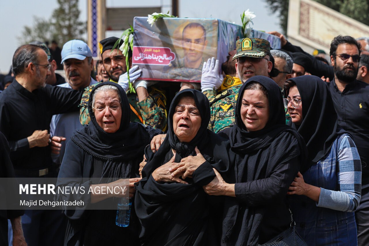  تشییع پیکر شهید مدافع وطن «سرگرد صالح بناء هنزایی» در یزد
