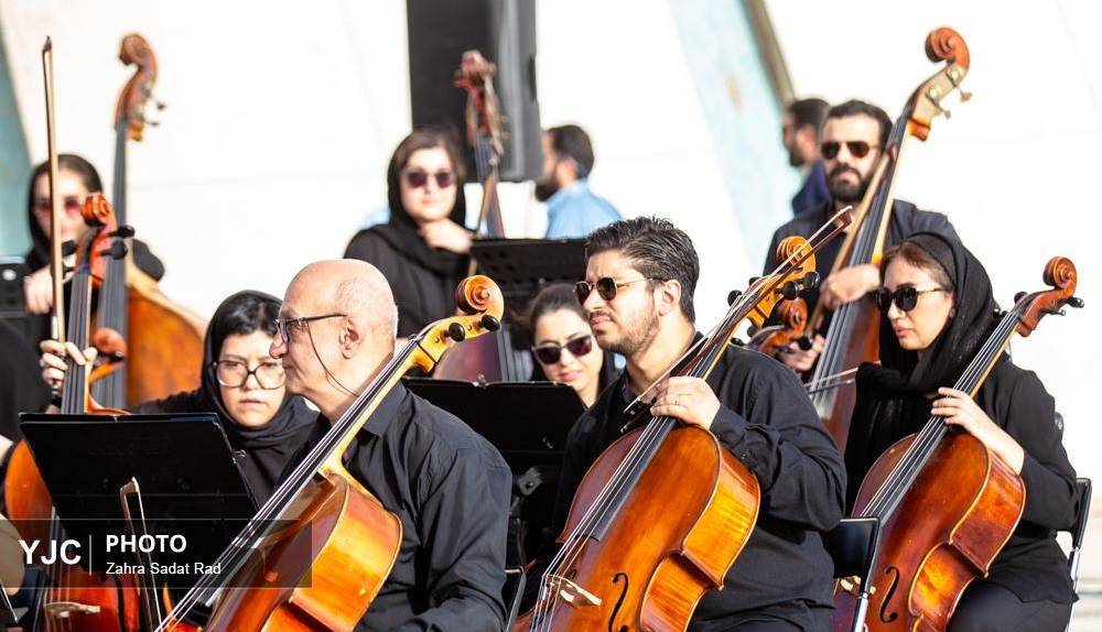 موسیقی در میدان