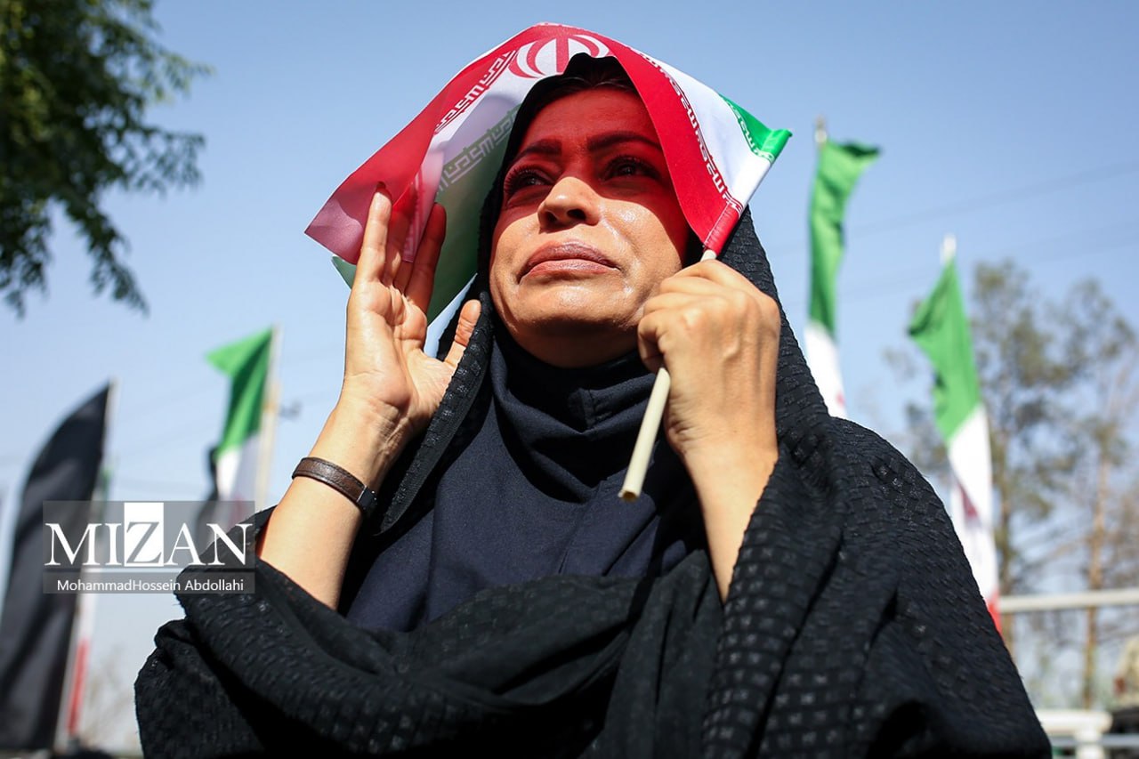 عشق یعنی نفس کشیدن زیر سایه پرچم