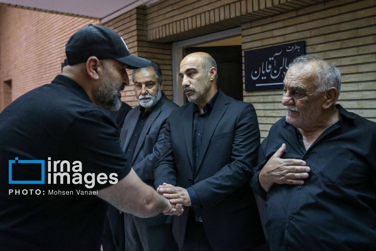 عکس/ مراسم ترحیم شهید «علیرضا تنابنده» برادرزاده محسن تنابنده با حضور هنرمندان
