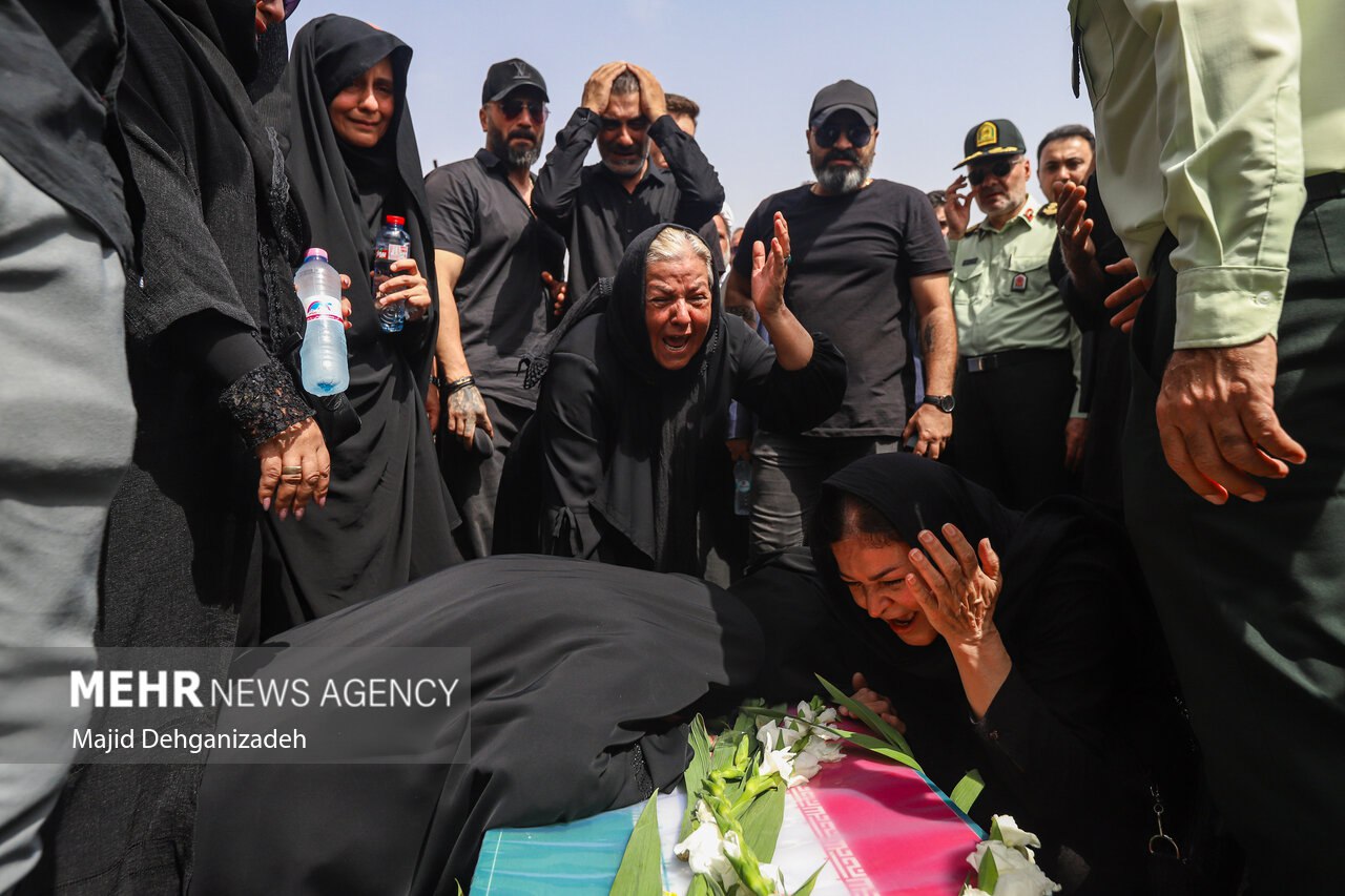  تشییع پیکر شهید مدافع وطن «سرگرد صالح بناء هنزایی» در یزد