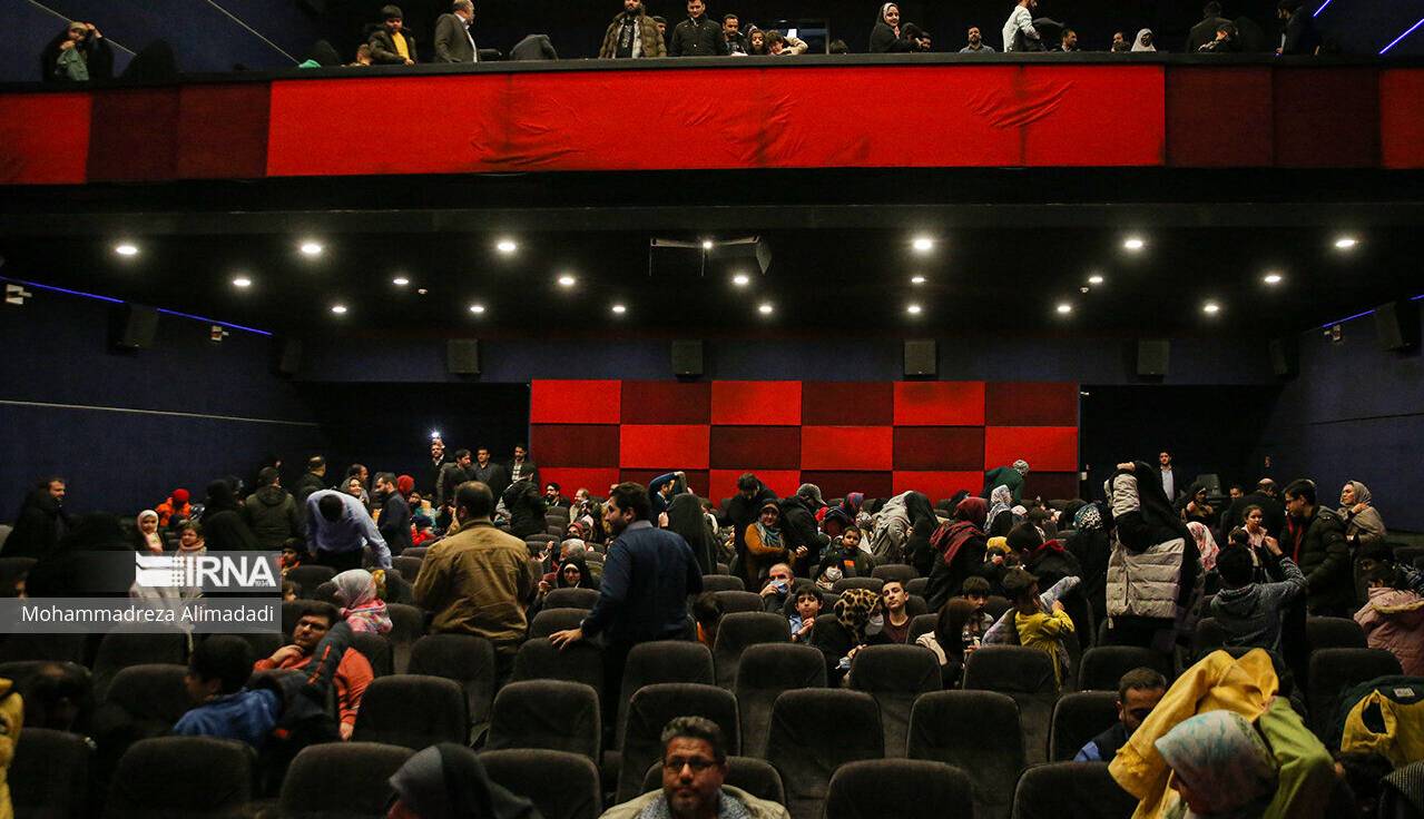 اکران فیلم‌ها در سینماهای تهران، روز شنبه با تاخیر آغاز می‌شود
