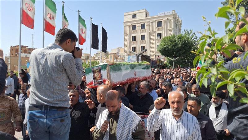 پیکر شهید مدافع وطن در سنندج تشییع شد