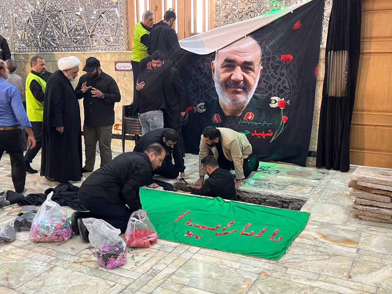 عکس/ آماده‌سازی آرامگاه ابدی سردار شهید سلامی در حرم حضرت عبدالعظیم حسنی (ع)