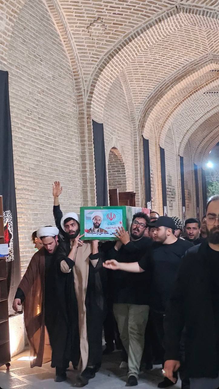 عکس/ وداع دانشجویان با آقازاده سرلشکر شهید غلامعلی رشید