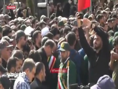 اقامه نماز بر پیکر شهید حاجی‌زاده