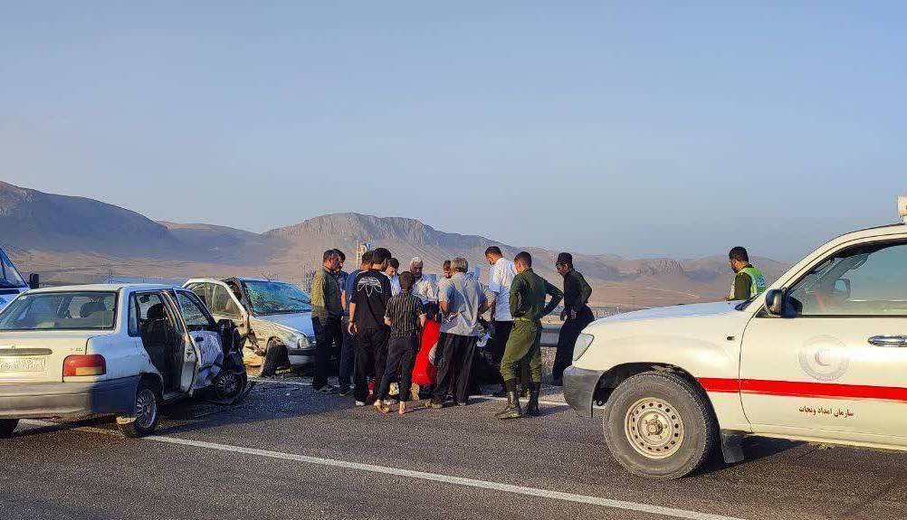  امدادرسانی به ۴ مصدوم حادثه‌ی تصادف در محور اصفهان به فرخشهر