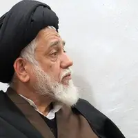 آیت‌الله حائری: هرگونه تعرض به رهبر ایران، تعرض به امت اسلام است