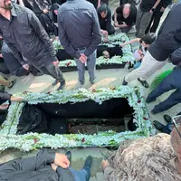 عکس/ آماده‌سازی محل تدفین سرداران حاجی‌زاده و محمود باقری در قطعه ۵۰ بهشت زهرا (س)