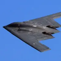 یک عکس قدیمی از خط تولید بمب‌افکن B-2 Spirit