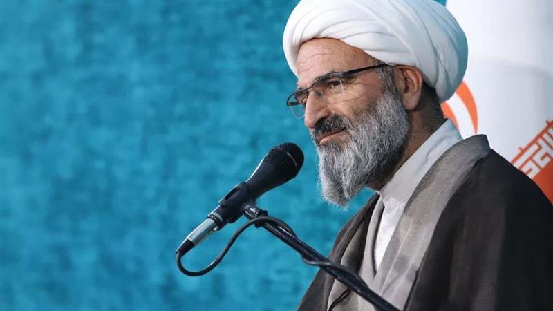 امام جمعه سمنان: دستگاههای اجرایی برای مقابله با دسیسههای دشمنان آماده باشند