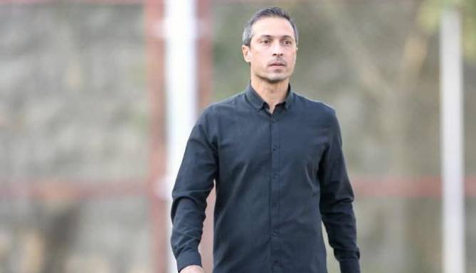 آشوبی: پرسپولیس نباید زمان را از دست بدهد