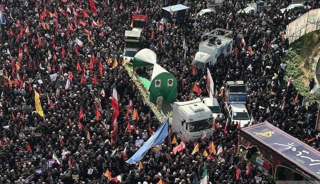 سرمقاله هم میهن/ الماس ایرانی