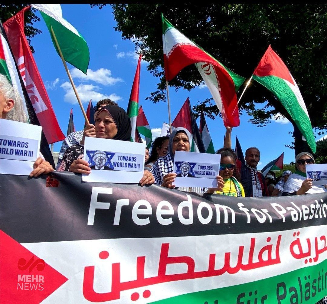 تصاویری از تظاهرات فعالان فلسطینی و آلمانی در اعتراض به جنگ اسرائیل علیه ایران و غزه