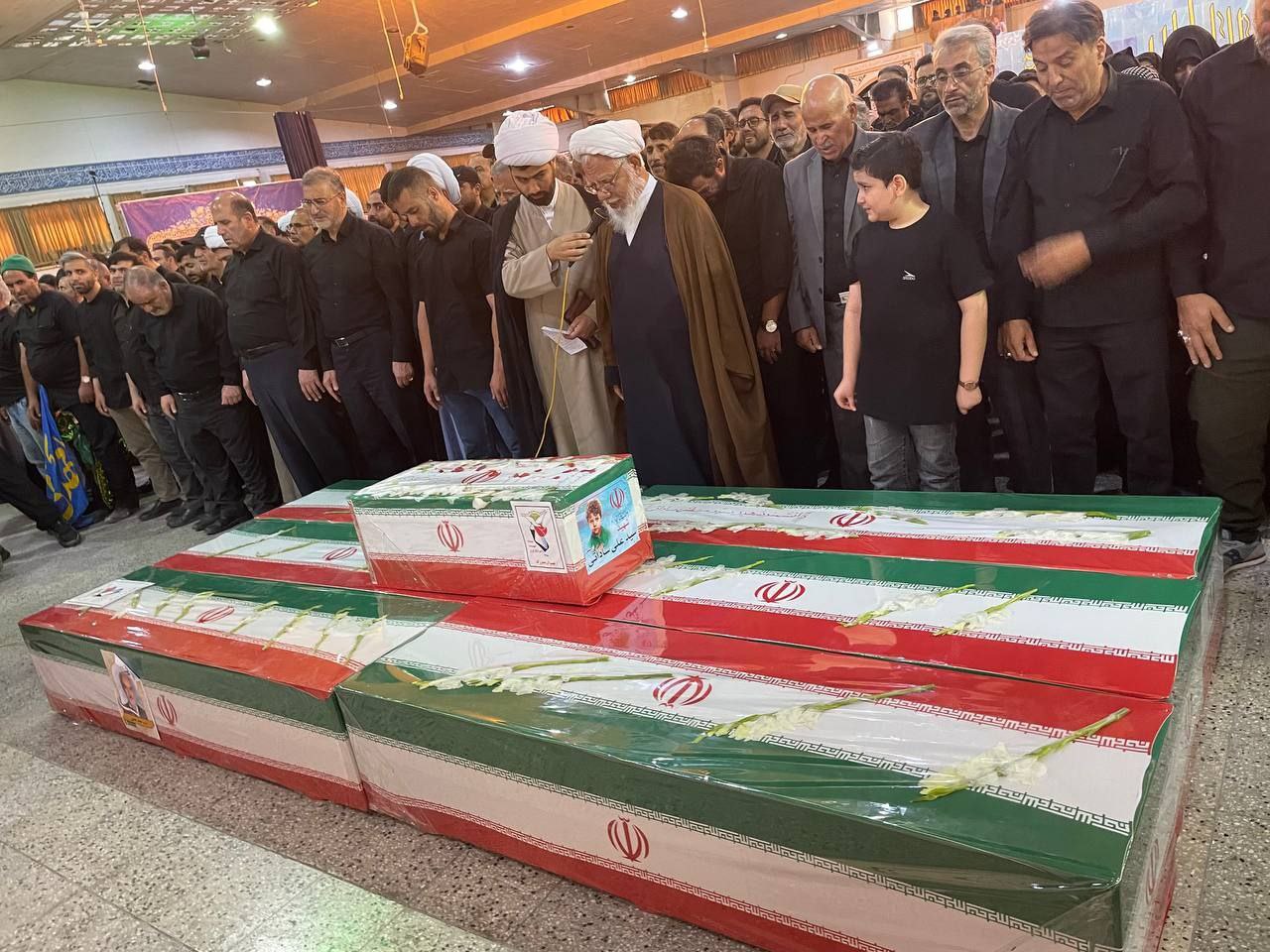 عکس/ تشییع خانوادگی «شهید ساداتی» از دانشمندان هسته‌ای