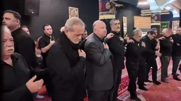 حضور پزشکیان در مراسم شب سوم محرم در هیاتی در تهران