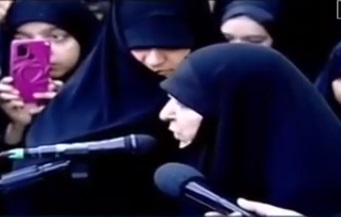 صحبت‌های همسر حاج رمضان در مراسم تشییع شهید