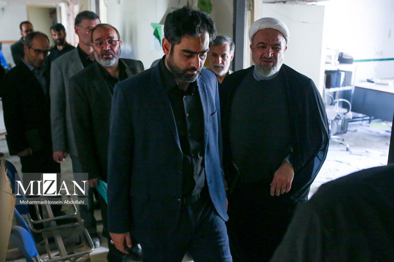 بازدید جمعی از نمایندگان مجلس شورای اسلامی از زندان اوین