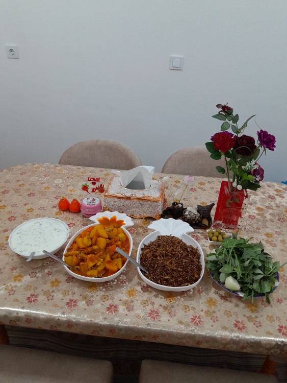 از شما/خوشمزه نهارامروزمون رشته با یتیمچه، نوش نگاه پرمهرتون 🌺🌺😋