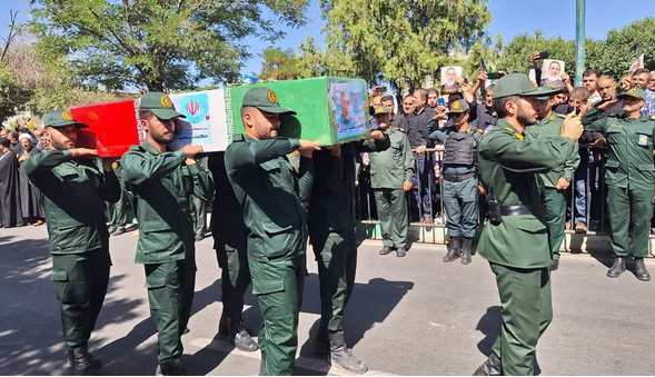 تشییع و تدفین ۶۱ شهید جنگ ۱۲ روزه در کرمانشاه
