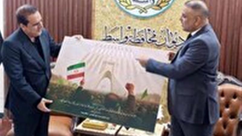 اهدای تابلوی «شلیک موشک‌های ایرانی بر فراز میدان آزادی» به استاندار ایلام