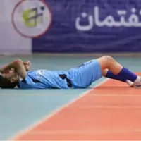 تیم لیگ برتری تهران پولی برای خرج کردن ندارد