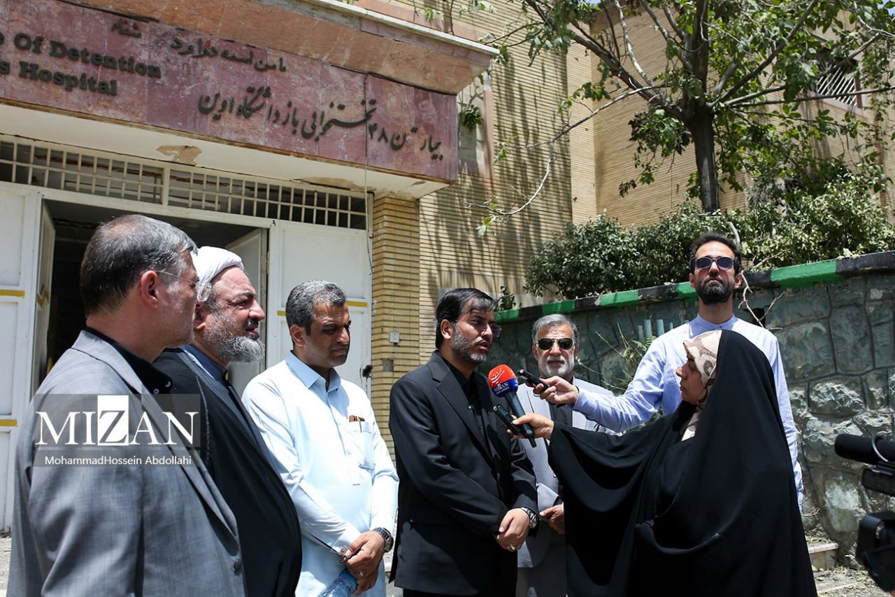 بازدید جمعی از نمایندگان مجلس شورای اسلامی از زندان اوین