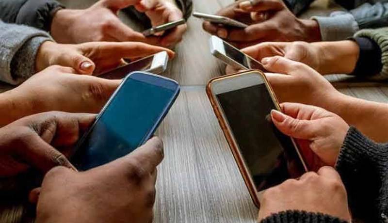 افزایش بی ضابطه قیمت در بازار تلفن همراه؛ لزوم برخورد سازمان حمایت
