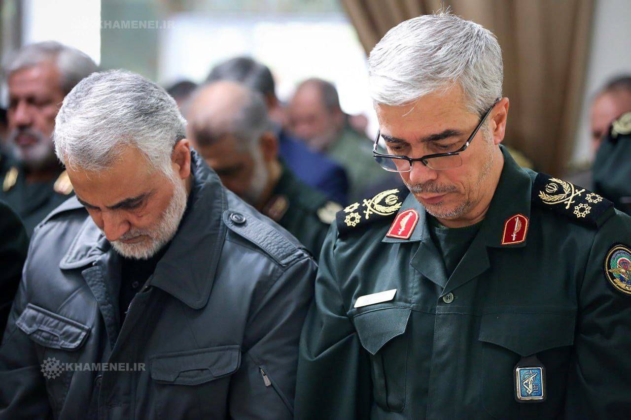 عکس/ تصاویر جمعی از فرماندهان و دانشمندان شهید اخیر در دیدار با رهبر انقلاب