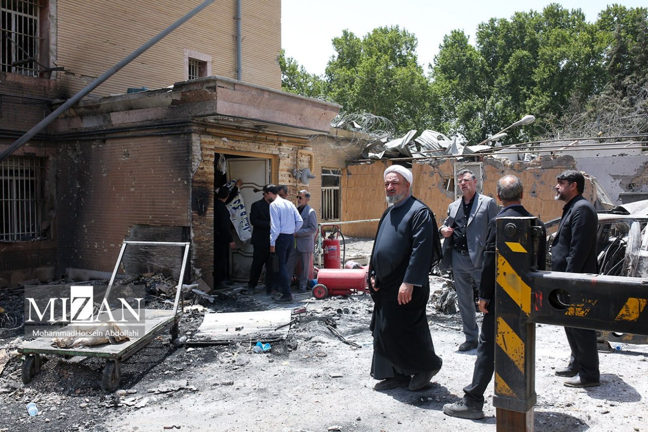 بازدید جمعی از نمایندگان مجلس شورای اسلامی از زندان اوین