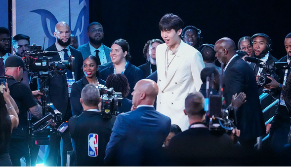 ستاره نوظهور بسکتبال چین در NBA