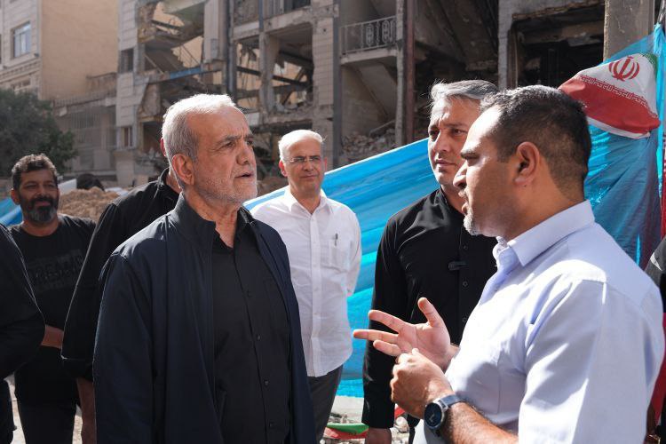 عکس/ بازدید رئیس‌جمهور پزشکیان از برخی مناطق آسیب‌دیده از تهاجم رژیم صهیونیستی   