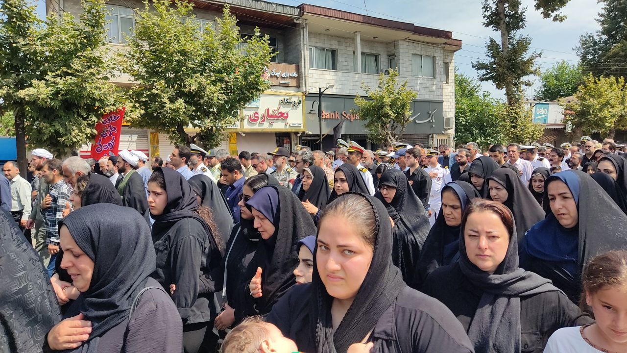  تشییع پیکر سرباز ۲۰ ساله نیروی دریایی در رضوانشهر