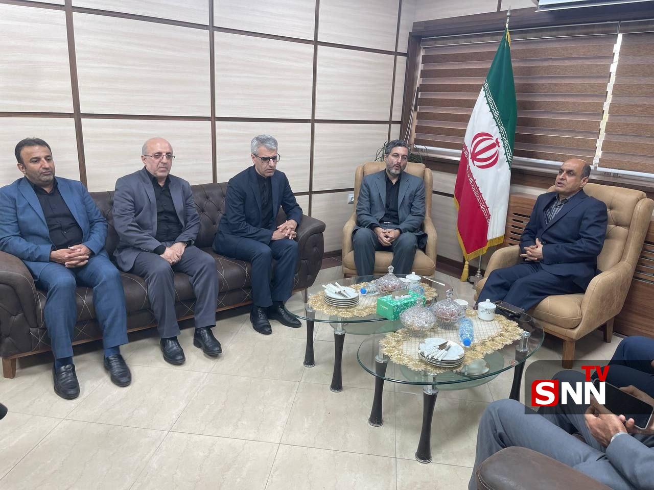  دیدار سخنگوی وزارت امور خارجه با تنها بازمانده از خانواده شهید در آستانه اشرفیه