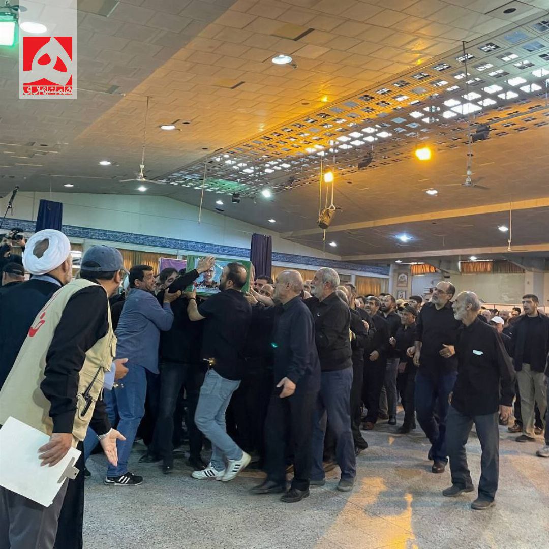 عکس/ پیکر مطهر سردار شهید نصیرباغبان در جمع همرزمانش