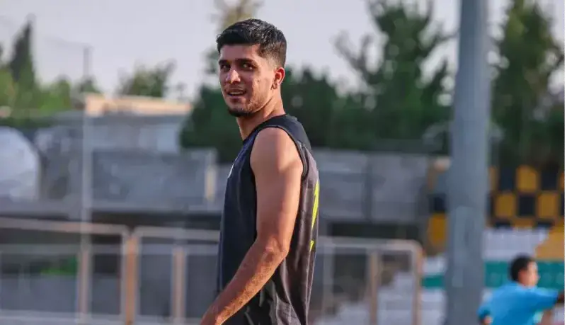 آریا سمت راست سپاهان را تمام و کمال میخواهد!