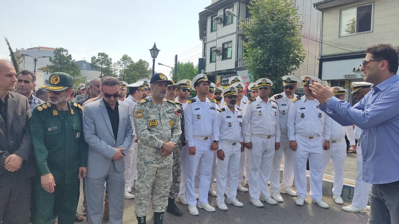  تشییع پیکر سرباز ۲۰ ساله نیروی دریایی در رضوانشهر