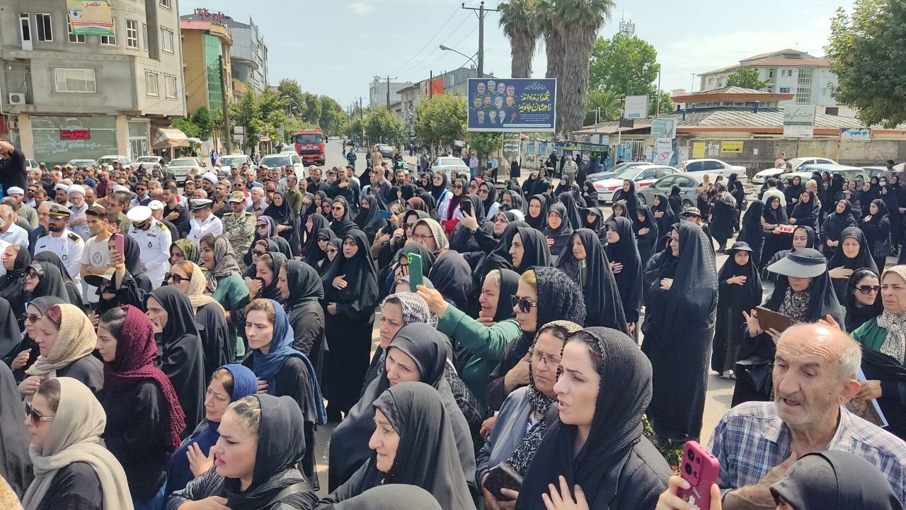  تشییع پیکر سرباز ۲۰ ساله نیروی دریایی در رضوانشهر