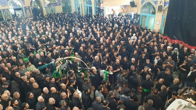 شور حسینی دامغانی‌ها با «طوق جامه کردن» آیینی با ۲ قرن قدمت