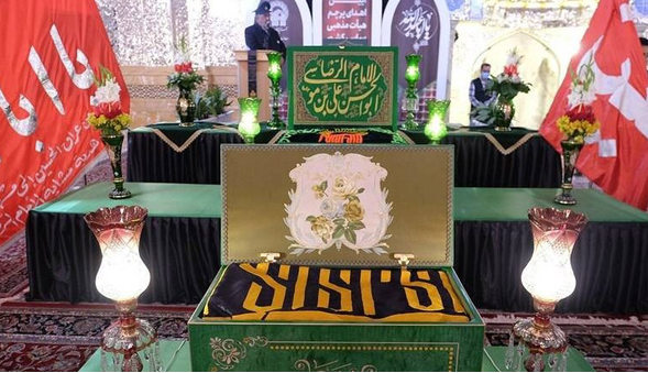 اهدای 143 پرچم متبرک حرم رضوی به هیئات مذهبی سراسر کشور