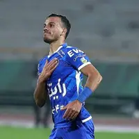 حضور مشکوک یک بازیکن در باشگاه استقلال!