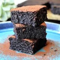 کیک خیس شکلاتی سه سوته