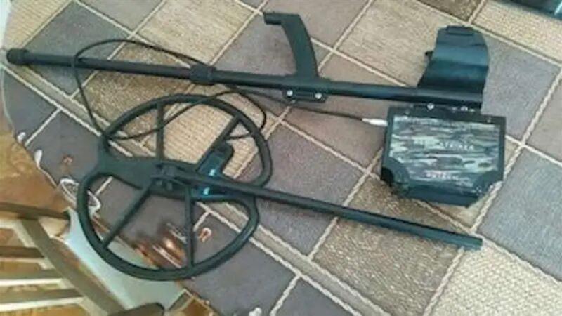 کشف ‌و ضبط یک دستگاه فلزیاب غیرمجاز در سقز؛ یک متهم دستگیر شد