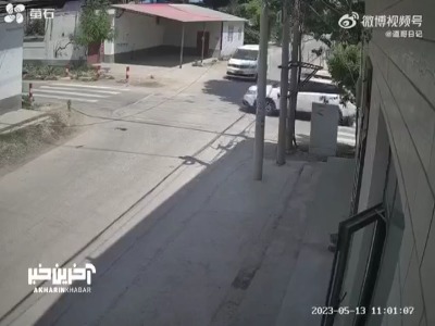 ویدئویی از دو سال تصادف در یک چهارراه!
