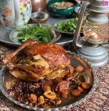 مرغ شکم پر مجلسی با طعم حرفه‌ای