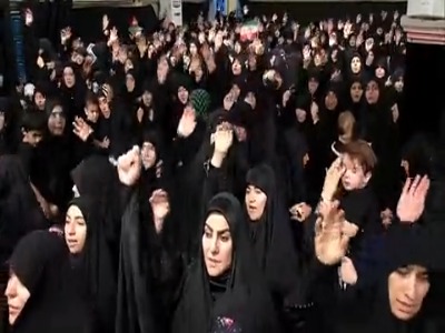 لحظاتی از مداحی آقای میثم مطیعی در حسینیه امام خمینی(ره)
