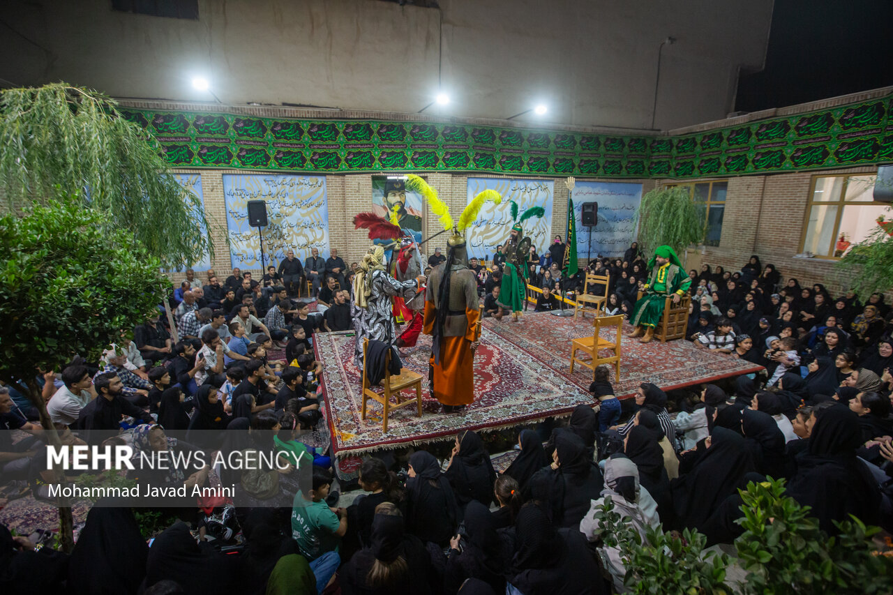 تعزیه‌خوانی دهه اول محرم در منزل شهید عباس بابایی
